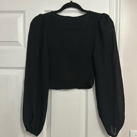 Dynamite black cropped blouse - Picture 2 of 2